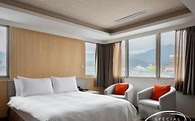 West Hotel